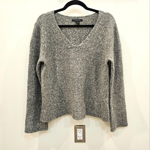 Tahari Gray Marled V Neck Ribbed Trim Nubby Knit Sweater Size XL - Picture 2 of 6